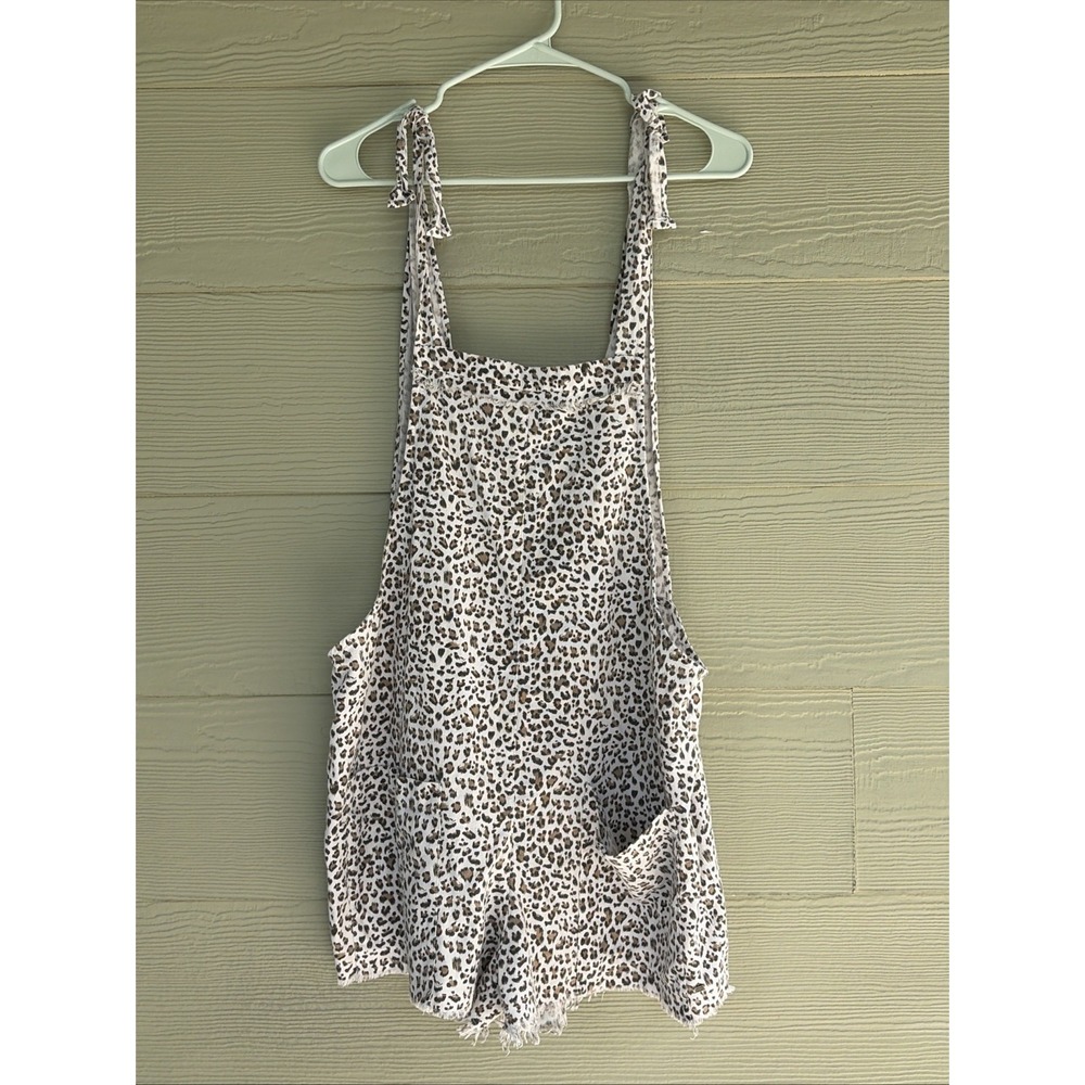 Ghanda Clothing Leopard Animal Print Distressed Hem Linen Blend Romper Medium